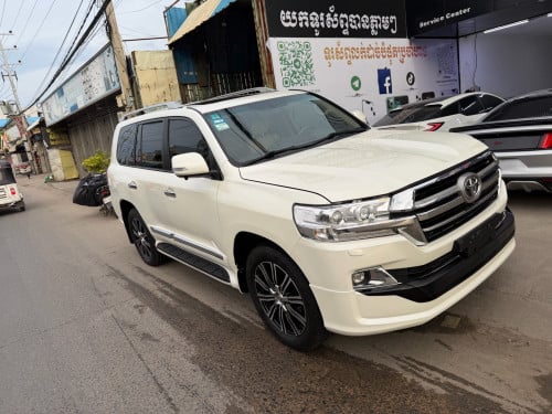 Land Cruiser 2011 ខួប60th ម្ចាស់ដើមខ្មែរ ទិញថ្មីខ្លាញ់គោ