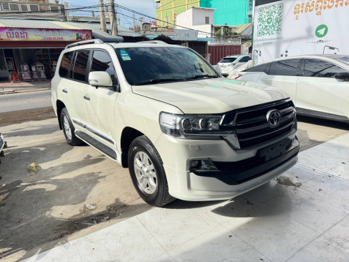 Land Cruiser 2011 ខួប60th ម្ចាស់ដើមខ្មែរ ទិញថ្មីខ្លាញ់គោ