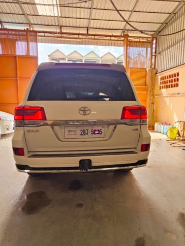 Land Cruiser up 021ឡានជួលជាថ្ងៃនិងខែ