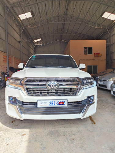 Land Cruiser up 021ឡានជួលជាថ្ងៃនិងខែ