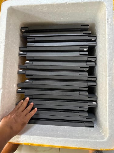 Laptop i5 7th RAM8G /SSD 240GVGA AMD 2G 14” HD No Adpater 110$ for 10pcs