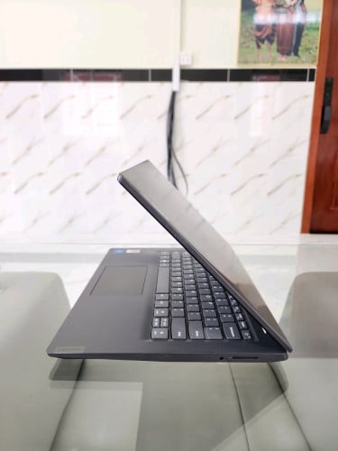 Lenovo V14-IGL