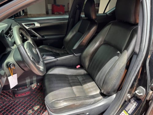 Lexus CT 200h 2012 For Rent /出租