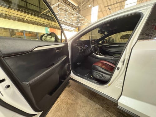 Lexus Nx 200t F-sport 2015 P2 គុជ3 ក្នុងឆើរី គីឡូតិច ទឹកថ្នាំសុីនមួយជុំម្ចាស់ដើមទី១