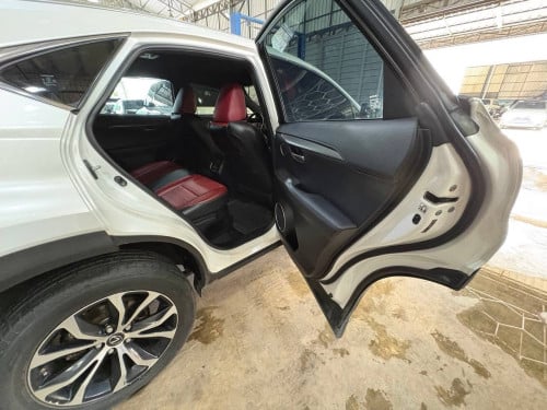 Lexus Nx 200t F-sport 2015 P2 គុជ3 ក្នុងឆើរី គីឡូតិច ទឹកថ្នាំសុីនមួយជុំម្ចាស់ដើមទី១