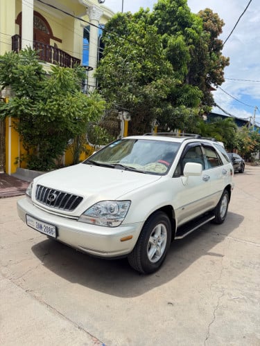 Lexus RX.300 ឆ្នាំ2001 ប៉ុង១ ឡាននៅសំនុំថ្មីណាស់