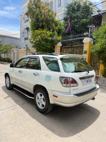 Lexus RX.300 ឆ្នាំ2001 ប៉ុង១ ឡាននៅសំនុំថ្មីណាស់