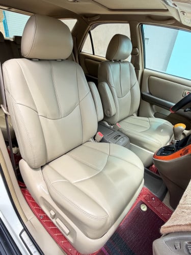 Lexus RX.300 ឆ្នាំ2001 ប៉ុង១ ឡាននៅសំនុំថ្មីណាស់
