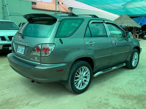 Lexus Rx300 ឆ្នាំ 2000 ប៉ុង2 ម៉ាញ៉ែត MC