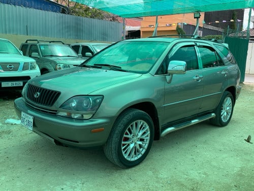 Lexus Rx300 ឆ្នាំ 2000 ប៉ុង2 ម៉ាញ៉ែត MC