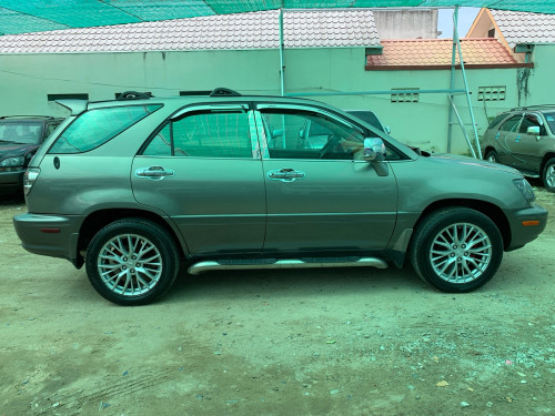 Lexus Rx300 ឆ្នាំ 2000 ប៉ុង2 ម៉ាញ៉ែត MC