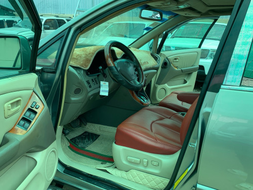 Lexus Rx300 ឆ្នាំ 2000 ប៉ុង2 ម៉ាញ៉ែត MC