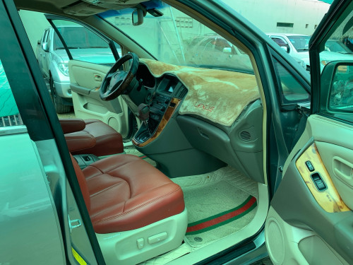 Lexus Rx300 ឆ្នាំ 2000 ប៉ុង2 ម៉ាញ៉ែត MC