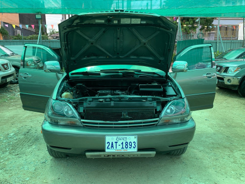 Lexus Rx300 ឆ្នាំ 2000 ប៉ុង2 ម៉ាញ៉ែត MC