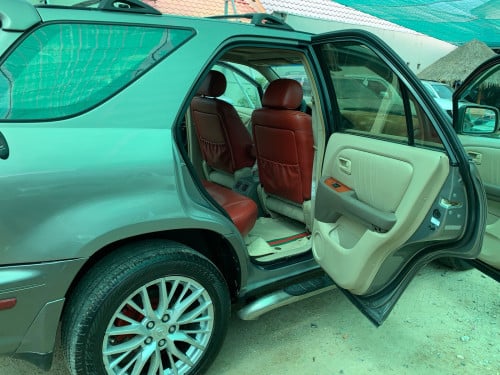 Lexus Rx300 ឆ្នាំ 2000 ប៉ុង2 ម៉ាញ៉ែត MC