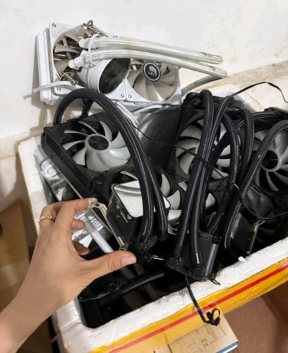 Liquid 2 fans Price: 20$ Take 2 : 30$
