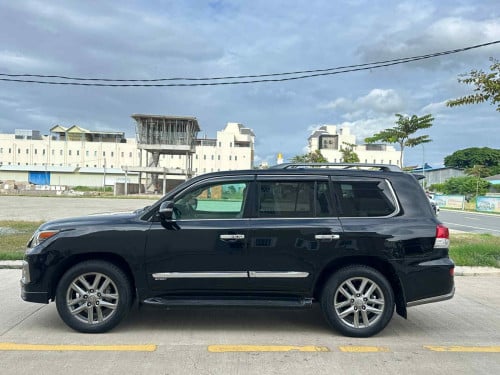 LX570 2013 full options Eco