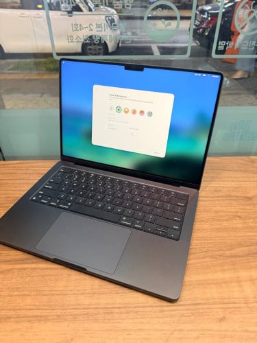 MacBook M3 Pro 14inch 18G 512G battery 100%