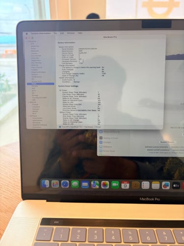 Macbook pro 2019 core i9 ram 32G storage 512G