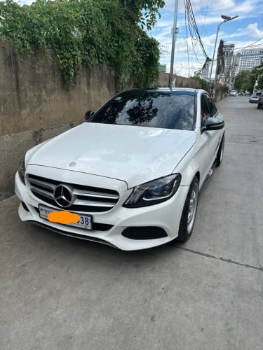 Mercedes-Benz C300 2015