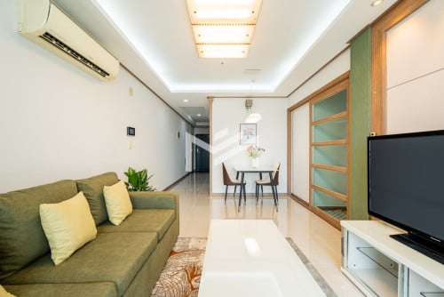 Modern 1 Bedroom Condo for RENT in De Castle BKK1 with Gym and Pool