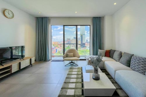 Modern 2 Bedrooms Condo for RENT in Embassy Central BKK1 with Gym and Pool