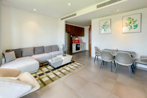 Modern 2 Bedrooms Condo for RENT in Embassy Central BKK1 with Gym and Pool