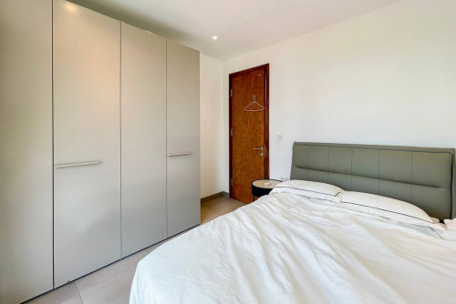 Modern 2 Bedrooms Condo for RENT in Embassy Central BKK1 with Gym and Pool