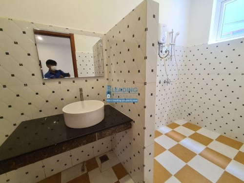 N861 | Western Clean 2 Bedrooms Apartment For Rent in Boeng Trabek Area