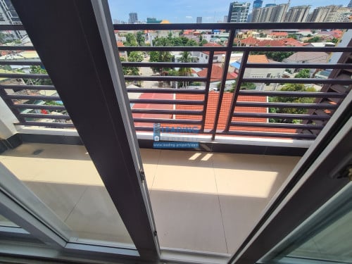 N924 | Western Serviced Apartment For Rent in Toul Kork Area
