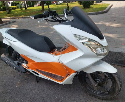 PCX150CCលក់ម៉ាសុីនស្ងាត់លក់ប្រញាប់មានកាត់គ្រីត្រឹមត្រូវផ្លាកលេខភ្នំពេញ