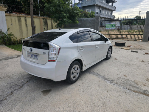 Prius 010 option 4 solla លក់