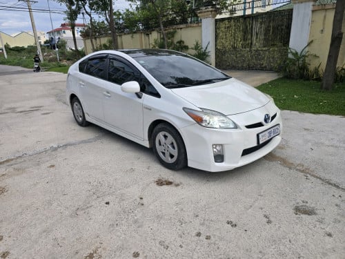 Prius 010 option 4 solla លក់