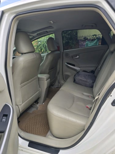 Prius 010 option 4 solla លក់