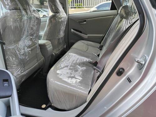 Prius 012 Options 3 16មុឺនម៉ាយហ្សុីន ខាងក្នុងសទឹកដោះគោ សំបកកង់Pirelliថ្មីទាំង4