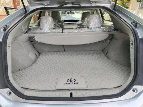Prius 012 Options 3 16មុឺនម៉ាយហ្សុីន ខាងក្នុងសទឹកដោះគោ សំបកកង់Pirelliថ្មីទាំង4
