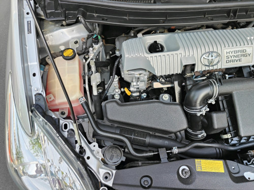 Prius 012 Options 3 16មុឺនម៉ាយហ្សុីន ខាងក្នុងសទឹកដោះគោ សំបកកង់Pirelliថ្មីទាំង4