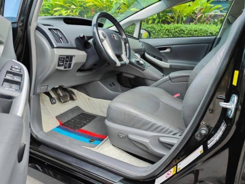 PRIUS 2012 For Rent /出租