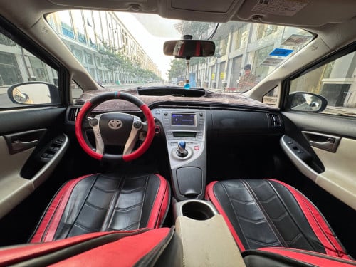 PRIUS 2013 For Rent /出租