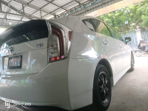Prius015 ឡានខ្ចៅខ្ចង់ថ្មីអត់បុកអត់ប៉ះអត់ច្រេះអាគុយABSនៅដំណើរការល្អឡានរៀបចំរួចហើយ
