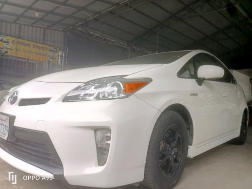 Prius015 ឡានខ្ចៅខ្ចង់ថ្មីអត់បុកអត់ប៉ះអត់ច្រេះអាគុយABSនៅដំណើរការល្អឡានរៀបចំរួចហើយ