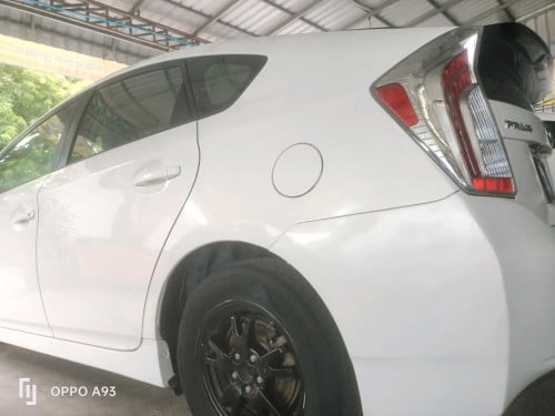 Prius015 ឡានខ្ចៅខ្ចង់ថ្មីអត់បុកអត់ប៉ះអត់ច្រេះអាគុយABSនៅដំណើរការល្អឡានរៀបចំរួចហើយ