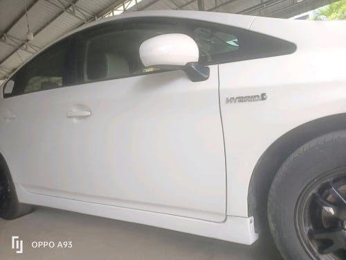 Prius015 ឡានខ្ចៅខ្ចង់ថ្មីអត់បុកអត់ប៉ះអត់ច្រេះអាគុយABSនៅដំណើរការល្អឡានរៀបចំរួចហើយ