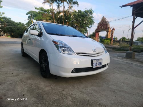 Prius05 full options ក្នុងលឿងABS អេមអាគុយតែមបី