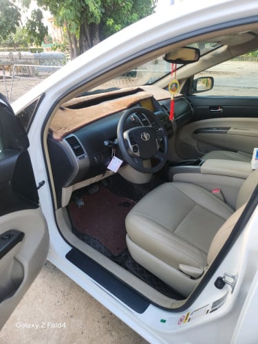 Prius05 full options ក្នុងលឿងABS អេមអាគុយតែមបី