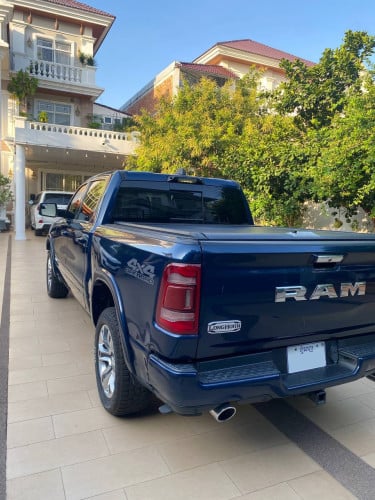 RAM 1500 LONGHORN