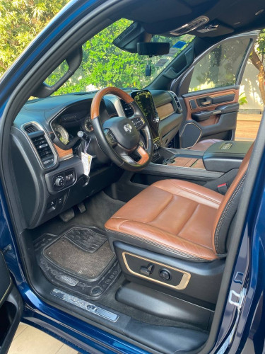 RAM 1500 LONGHORN