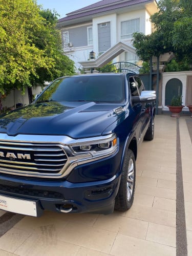 RAM 1500 LONGHORN