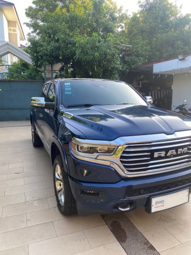 RAM 1500 LONGHORN