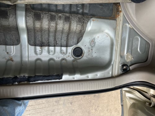 RAV4 02 ប៉ុងមួយ ឡានខ្ចីសាច់ដែកអត់ពុកអត់ច្រេស